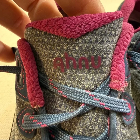 Ahnu Sugarpine Low Women's Size 8 Vibram Hiking Running Shoes Gray Navy - Picture 9 of 16